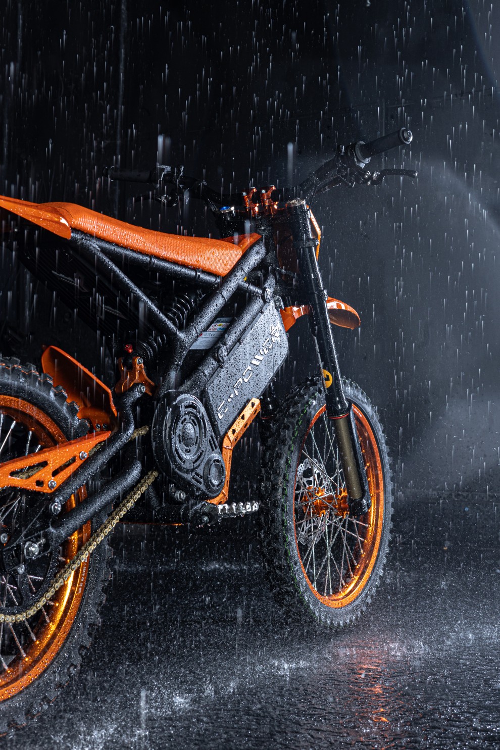 SkyLeap in the rain — motor detail